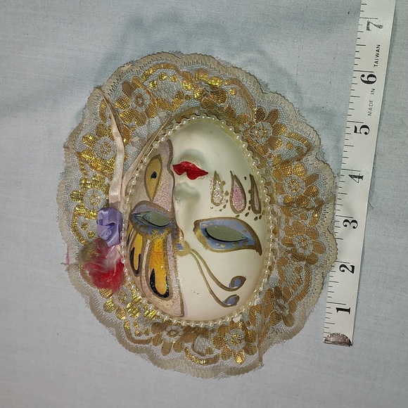 Vintage Hand Painted Carnival Face Masks Ceramic Set Of Three Butterfly Design - Picture 9 of 12